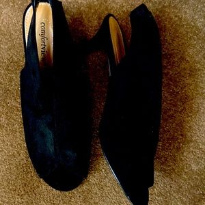 Size 9 comfort view, kitten heel, sling backs with an open toe